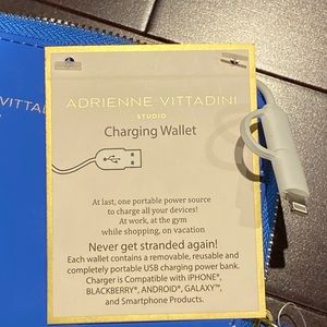 🆕 Adrienne Vittadini Blue Charging Wallet